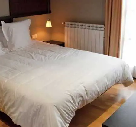 Bernat De So 3* Llivia