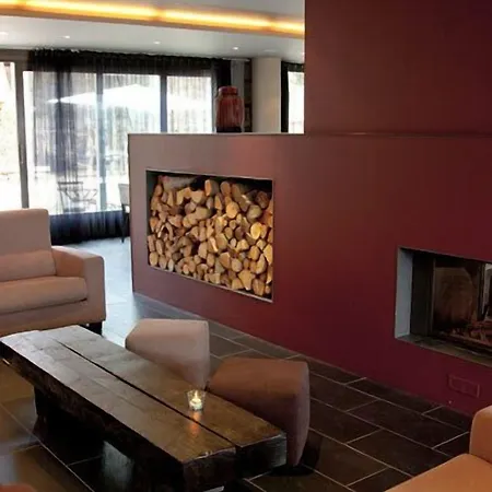 Bernat De So 3* Llivia