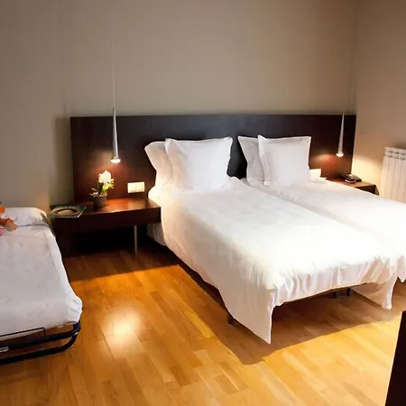 Bernat De So 3* Llivia