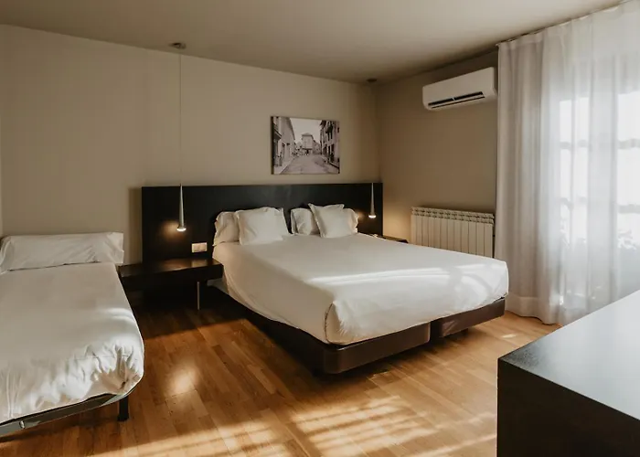 Bernat De So 3* Llivia